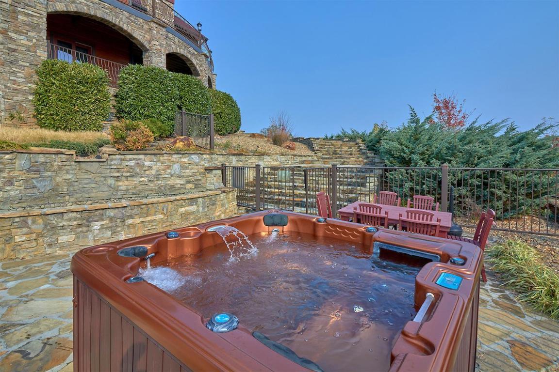 סביירוויל Journey'S End, 5 Bedrooms, Sleeps 12, Private Outdoor Pool, Theater, Sauna מראה חיצוני תמונה