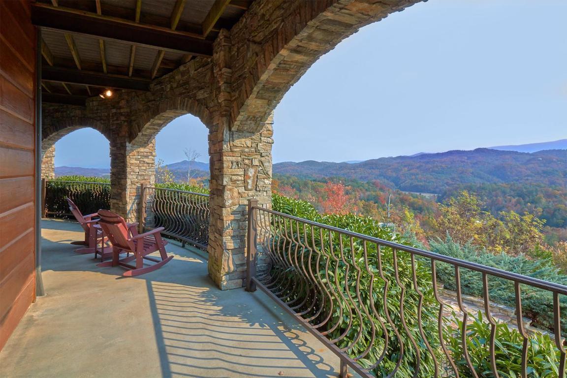 סביירוויל Journey'S End, 5 Bedrooms, Sleeps 12, Private Outdoor Pool, Theater, Sauna מראה חיצוני תמונה